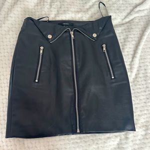 Black leather Forever 21 skirt with zippers